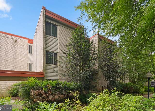 Property at 14424 Parkvale Rd #3, Rockville, MD 20853, 2 beds, 1 bath