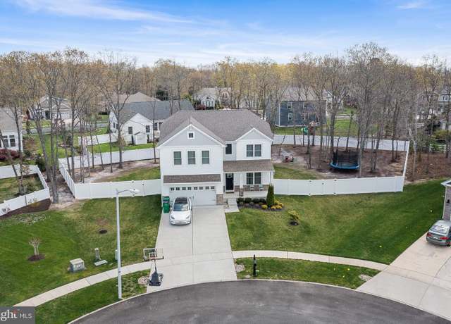 Property at 201 Spyglass Ct, Egg Harbor Township, NJ 08234, 4 beds, 3 baths