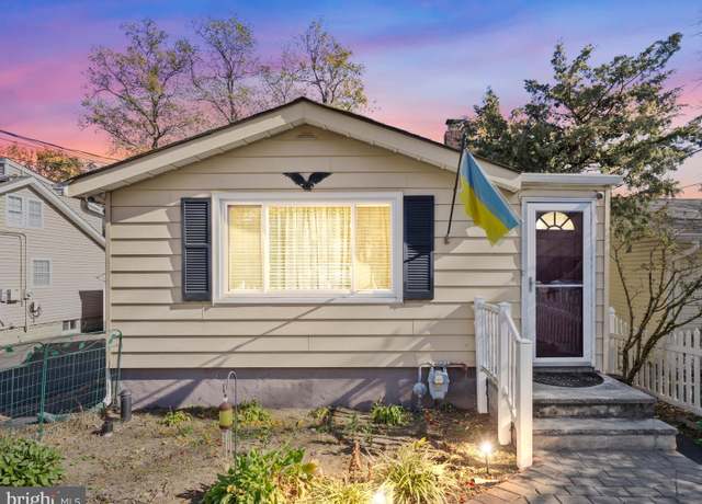 Property at 825 Arbordale Dr, Keyport, NJ 07735, 2 beds, 2 baths