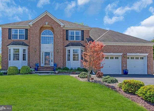 Property at 727 Maidenstone Dr, Brick, NJ 08724, 4 beds, 2.5 baths