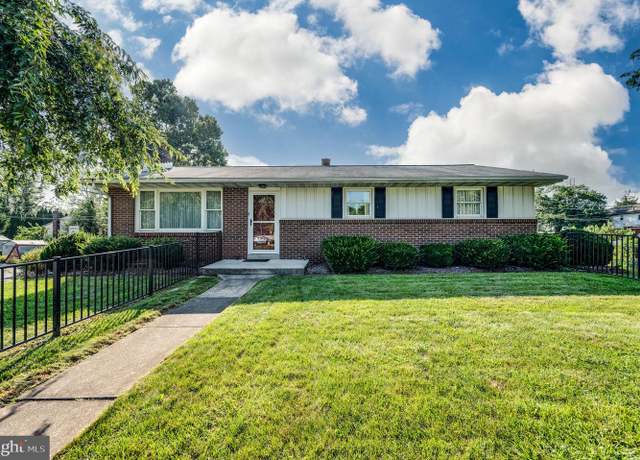 Property at 100 Lincoln Dr, Reading, PA 19606, 3 beds, 2 baths
