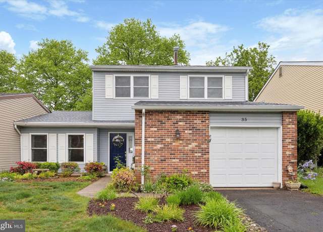 Property at 35 King Charles Ln, Newtown, PA 18940, 3 beds, 2.5 baths