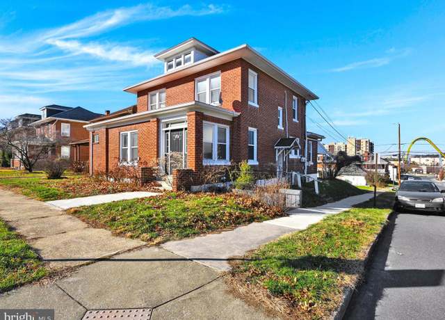 Property at 201 W Granada Ave, Hershey, PA 17033, 5 beds
