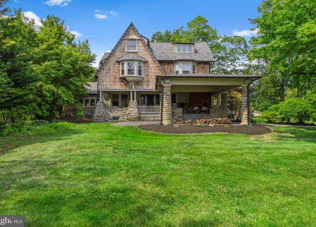 Property at 234 E Beechtree Ln, Wayne, PA 19087, 6 beds, 3.5 baths
