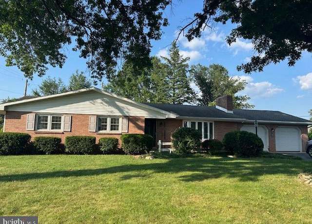 Property at 1241 Apple Tree Ln, Chambersburg, PA 17202, 4 beds, 3.5 baths