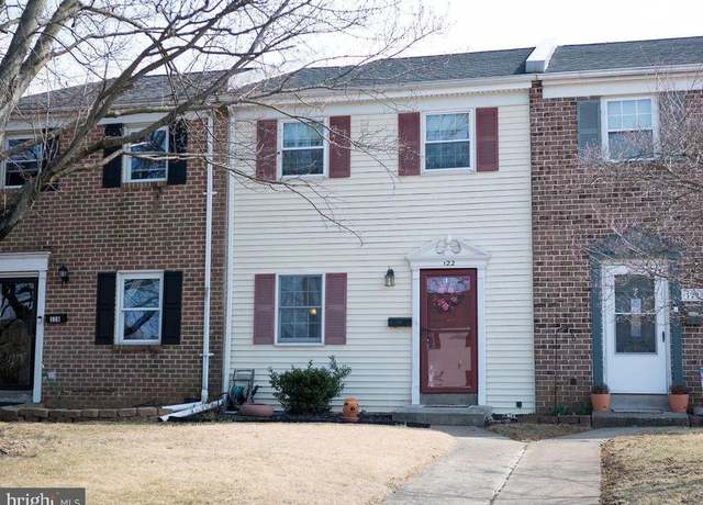 Property at 122 Jay St, Pottstown, PA 19464, 3 beds, 1.5 baths