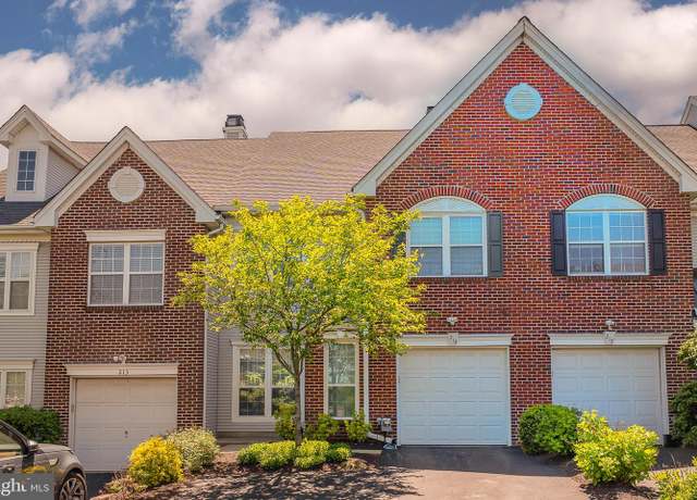 Property at 215 Valley Forge Lookout Pl, Wayne, PA 19087, 3 beds, 2.5 baths