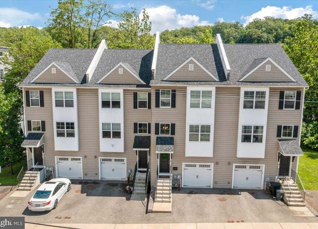 Property at 605 Apple St, Conshohocken, PA 19428, 3 beds, 2.5 baths