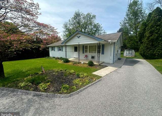Property at 1222 Hoff Rd, Hanover, PA 17331, 4 beds, 1.5 baths