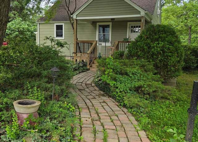 Property at 10709 Scott Dr, Fairfax, VA 22030, 2 beds, 1 bath