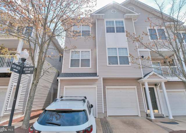 Property at 4527 Superior Sq, Fairfax, VA 22033, 2 beds, 2 baths