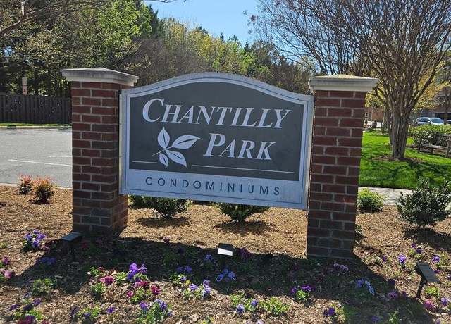 Property at 3810 Lightfoot St #302, Chantilly, VA 20151, 1 bed, 1 bath