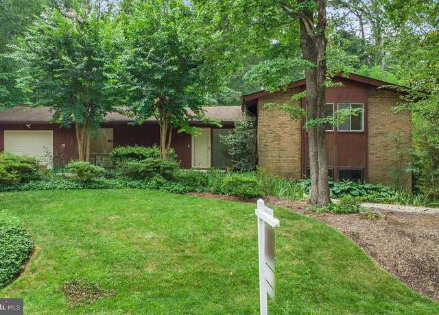 Property at 3207 Cunningham Dr, Alexandria, VA 22309, 5 beds, 3 baths