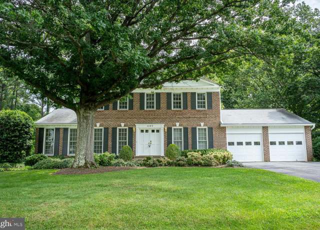 Property at 1197 Winter Hunt Rd, Mclean, VA 22102, 5 beds, 4.5 baths