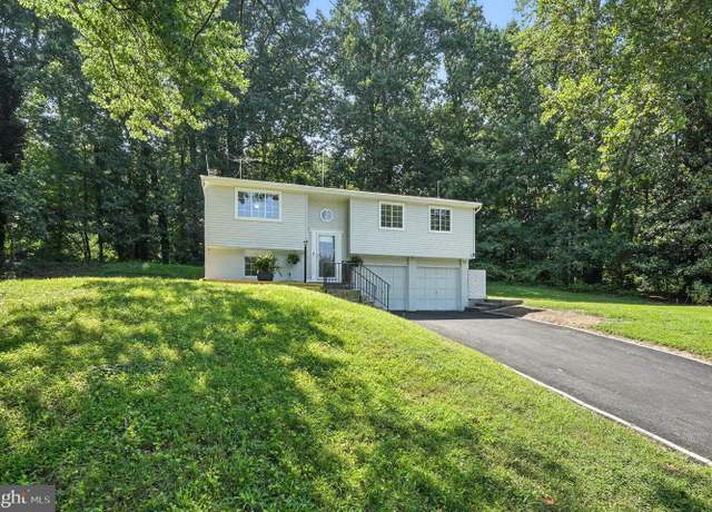 Property at 2527 Tabor Ct, Woodbridge, VA 22191, 3 beds, 2.5 baths