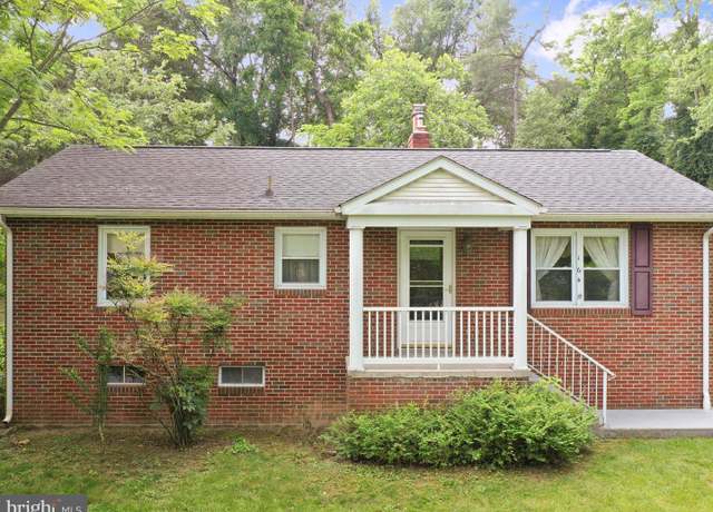 Property at 164 E Maphis St, Strasburg, VA 22657, 3 beds, 1 bath