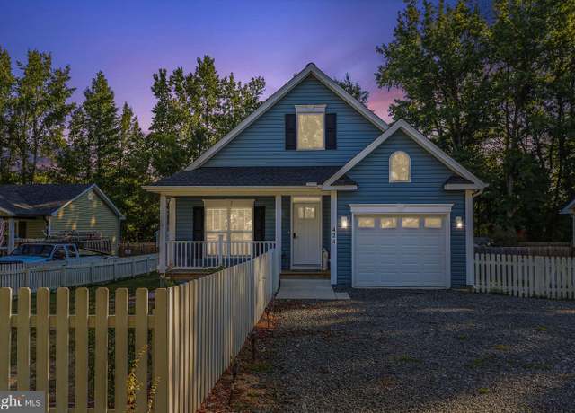 Property at 424 Lakeview Dr, Colonial Beach, VA 22443, 3 beds, 2 baths