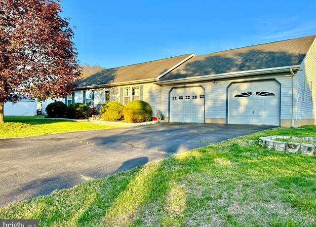 Property at 717 W Commerce St, Smyrna, DE 19977, 3 beds, 2 baths