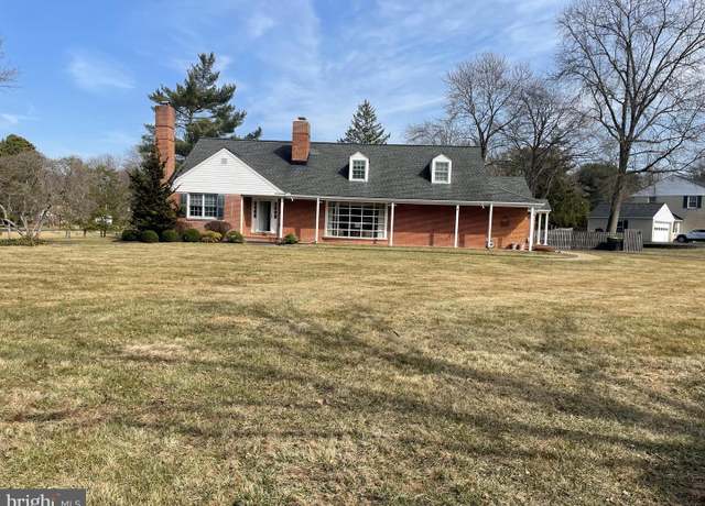Property at 111 W Pembrey Dr, Wilmington, DE 19803, 4 beds, 5 baths