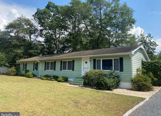Property at 211 E 4th St, Seaford, DE 19973, 4 beds, 2 baths