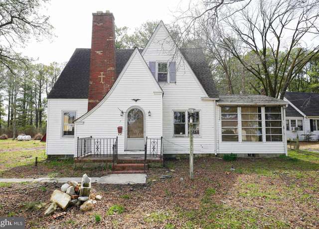 Property at 7 Hall Hwy, Crisfield, MD 21817, 3 beds, 1.5 baths