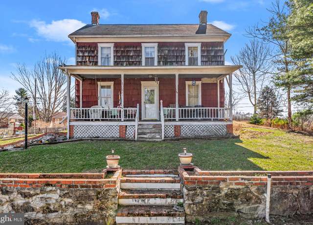 Property at 11815 Robinwood Dr, Hagerstown, MD 21742, 3 beds, 1.5 baths