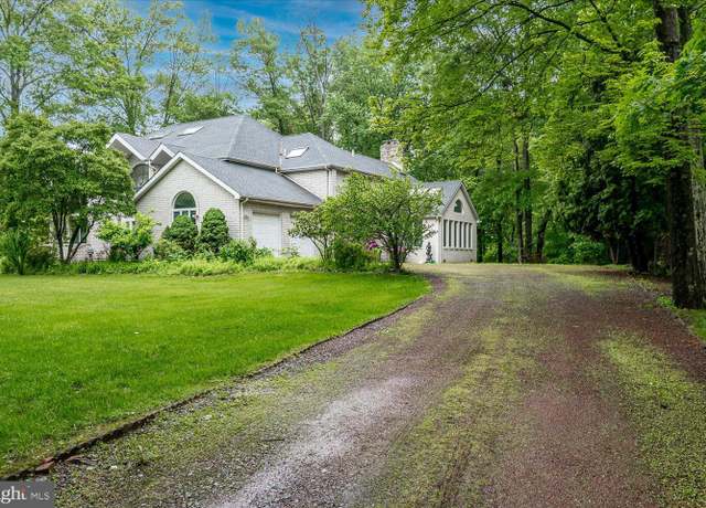 Property at 16 Benedek Rd, Princeton, NJ 08540, 4 beds, 4.5 baths