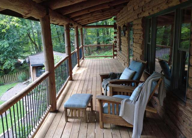 Property at 1172 Lake View Dr, Mohnton, PA 19540, 4 beds, 4 baths