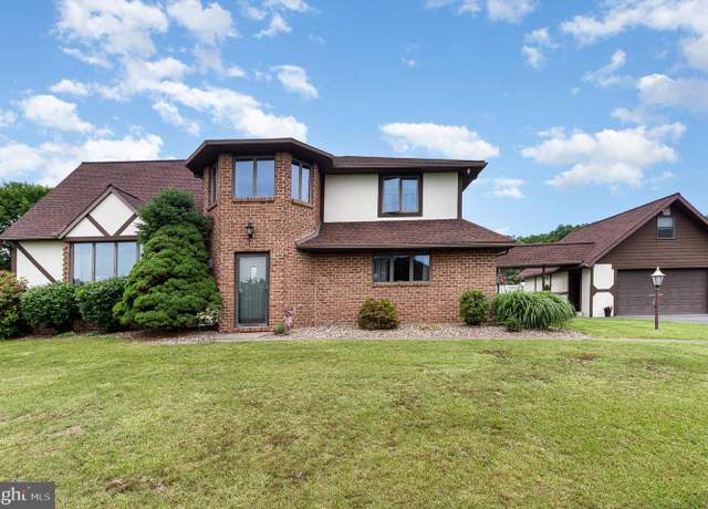 Property at 44 Hill Top Rd, Halifax, PA 17032, 5 beds, 3.5 baths