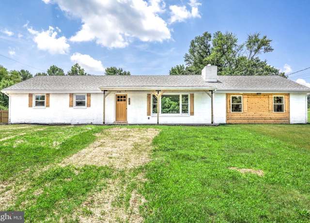 Property at 268 Mccorkel Rd, Hershey, PA 17033, 4 beds, 2.5 baths