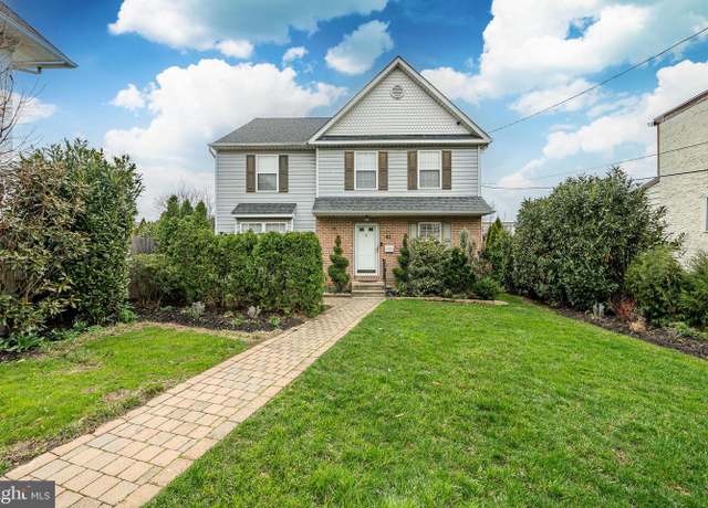 Property at 41 W Hillcrest Ave, Havertown, PA 19083, 4 beds, 3 baths