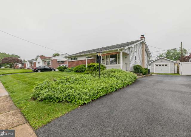 Property at 1006 Platt Ave, Folsom, PA 19033, 3 beds, 1.5 baths