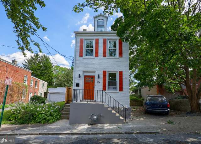 Property at 674 W Vine St, Lancaster, PA 17603, 3 beds, 1.5 baths