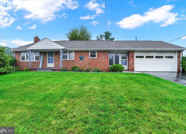 Property at 800 Delta Rd, Red Lion, PA 17356, 2 beds, 1.5 baths