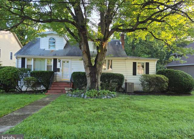 Property at 10722 Scott Dr, Fairfax, VA 22030, 5 beds, 2 baths