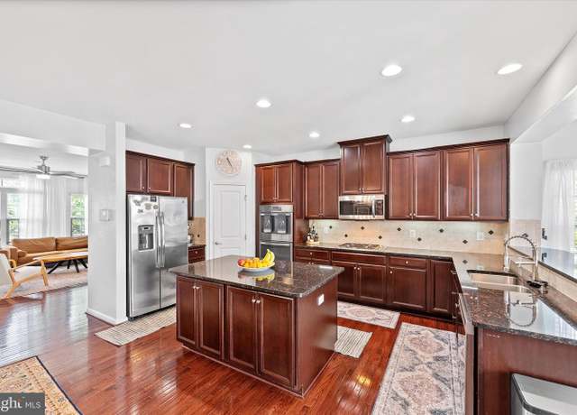 Property at 25672 Azalea Garden Ter, Aldie, VA 20105, 3 beds, 3 baths