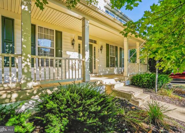 Property at 26 Cooper Run St, Lovettsville, VA 20180, 4 beds, 3 baths