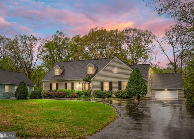 Property at 135 Cleremont Dr, Fredericksburg, VA 22405, 4 beds, 3.5 baths