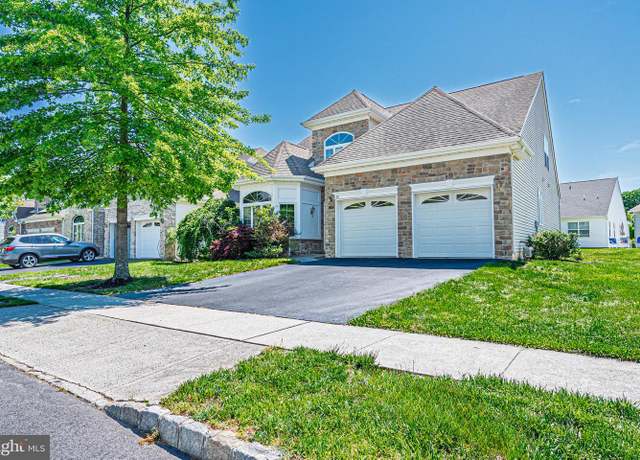 Property at 32 Lewis Dr, Mays Landing, NJ 08330, 2 beds, 2.5 baths
