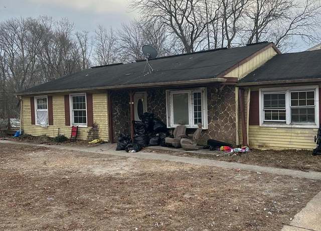Property at 450 Hawthorne St, Lindenwold, NJ 08021, 3 beds, 2 baths