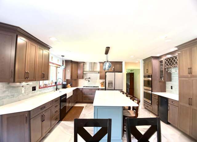 Property at 11 Mimosa Ln, Pilesgrove, NJ 08098, 5 beds, 3.5 baths