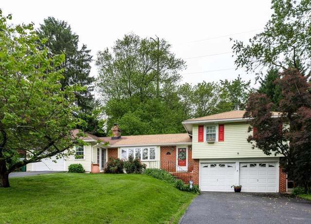 Property at 3 Lafayette Cir, Media, PA 19063, 3 beds, 3.5 baths