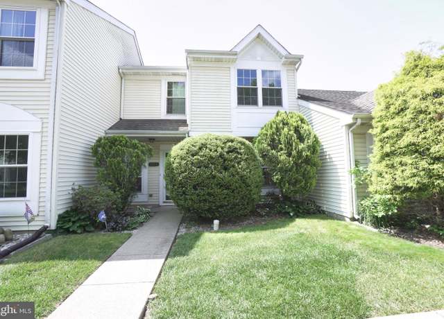 Property at 6006 Rolling Hill Dr, North Wales, PA 19454, 3 beds, 2.5 baths
