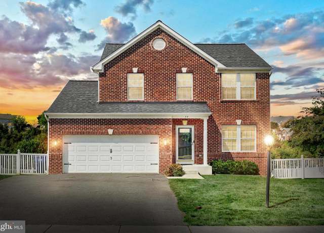 Property at 77 Malek Dr, Hanover, PA 17331, 3 beds, 2.5 baths