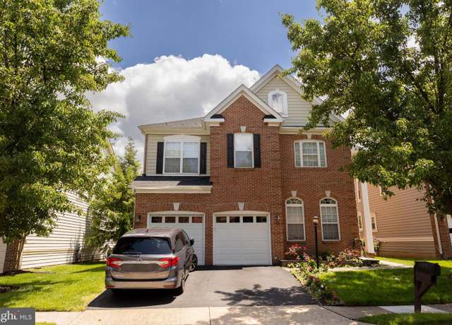 Property at 314 Senate Ct, Herndon, VA 20170, 5 beds, 4.5 baths