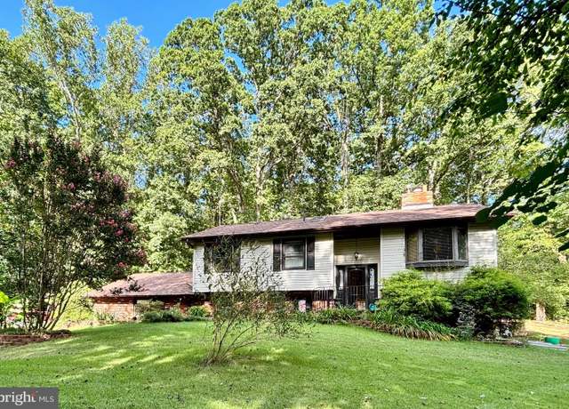 Property at 83 Creek Ln, Fredericksburg, VA 22406, 4 beds, 3 baths