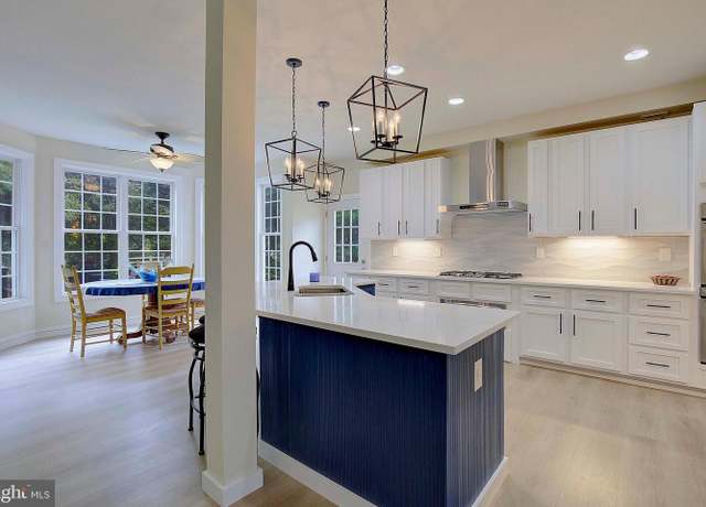Property at 8177 Bodkin Ave, Pasadena, MD 21122, 5 beds, 5.5 baths