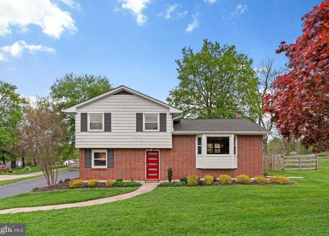 Property at 2822 Pinewick Rd, Ellicott City, MD 21042, 4 beds, 2.5 baths