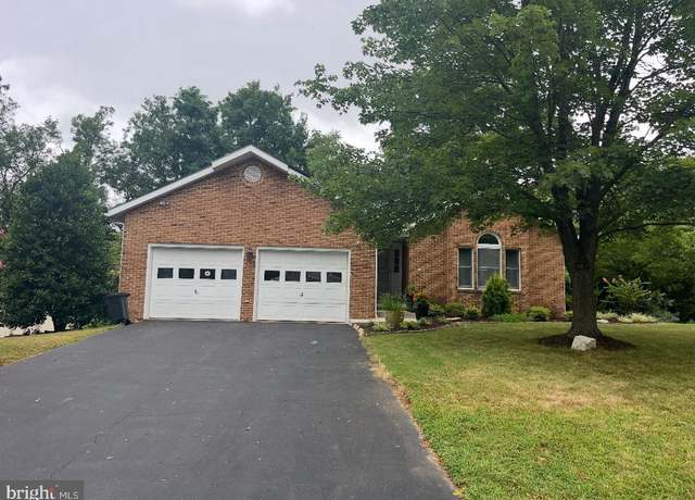 Property at 455 Thames St, Hagerstown, MD 21740, 4 beds, 3 baths