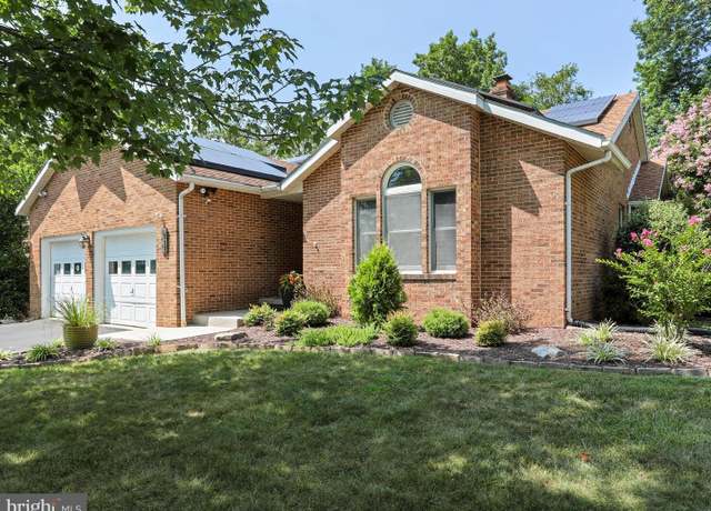 Property at 455 Thames St, Hagerstown, MD 21740, 4 beds, 3 baths